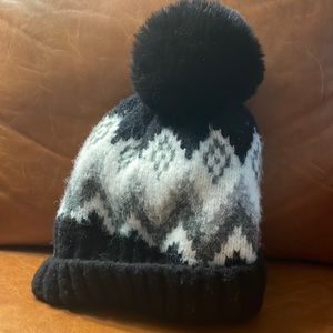 LIKE NEW Hat Attack Black & White Hat